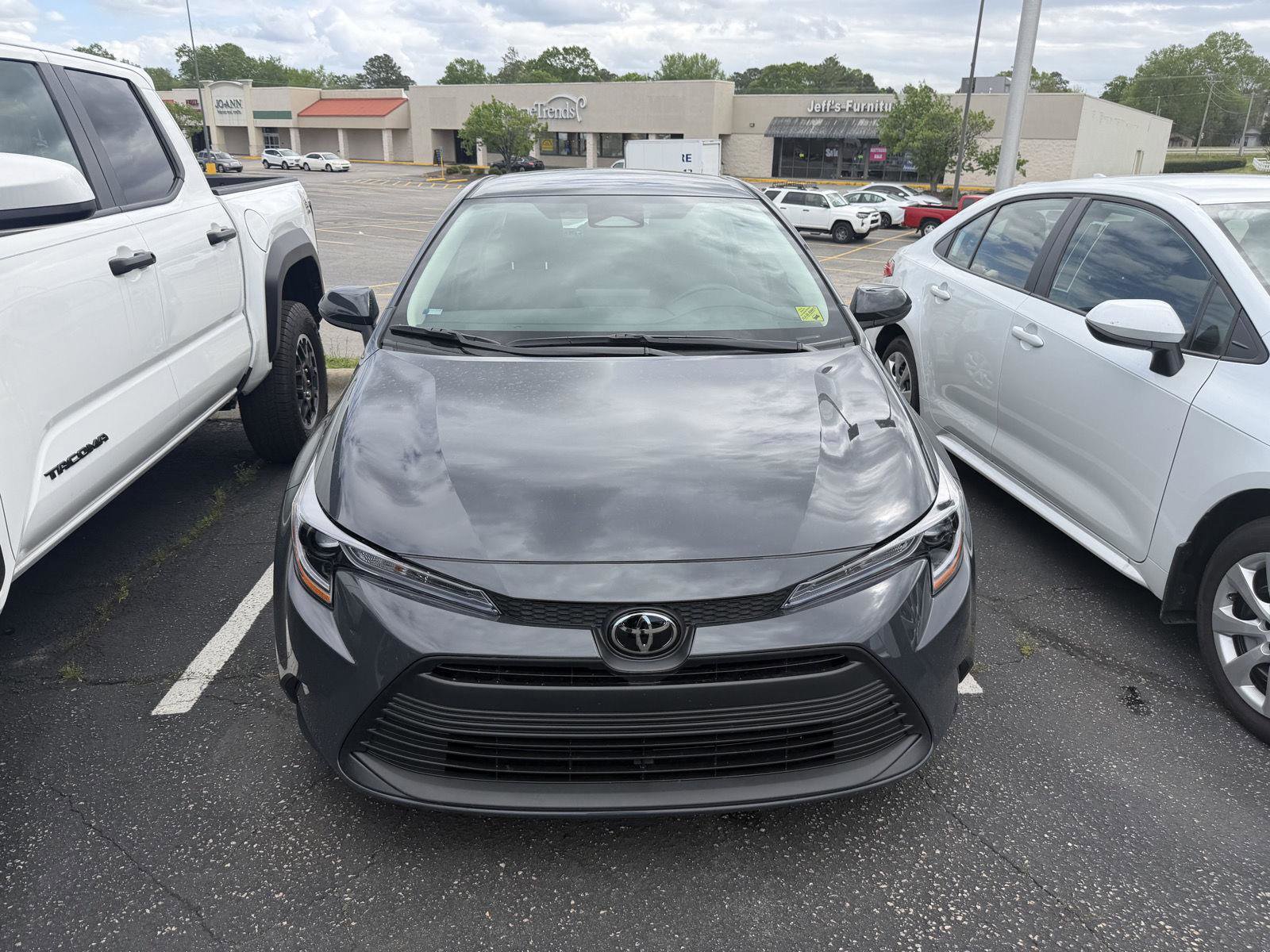 Used 2026 Toyota Corolla LE image 2