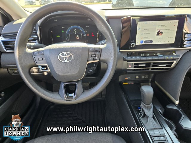 Used 2025 Toyota Camry LE FWD image 13