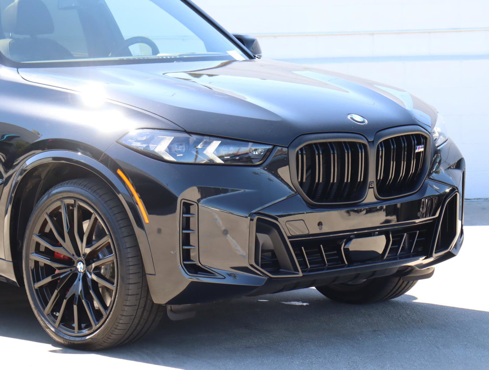 Used 2026 BMW X5 M60i w/ Executive Package image 2