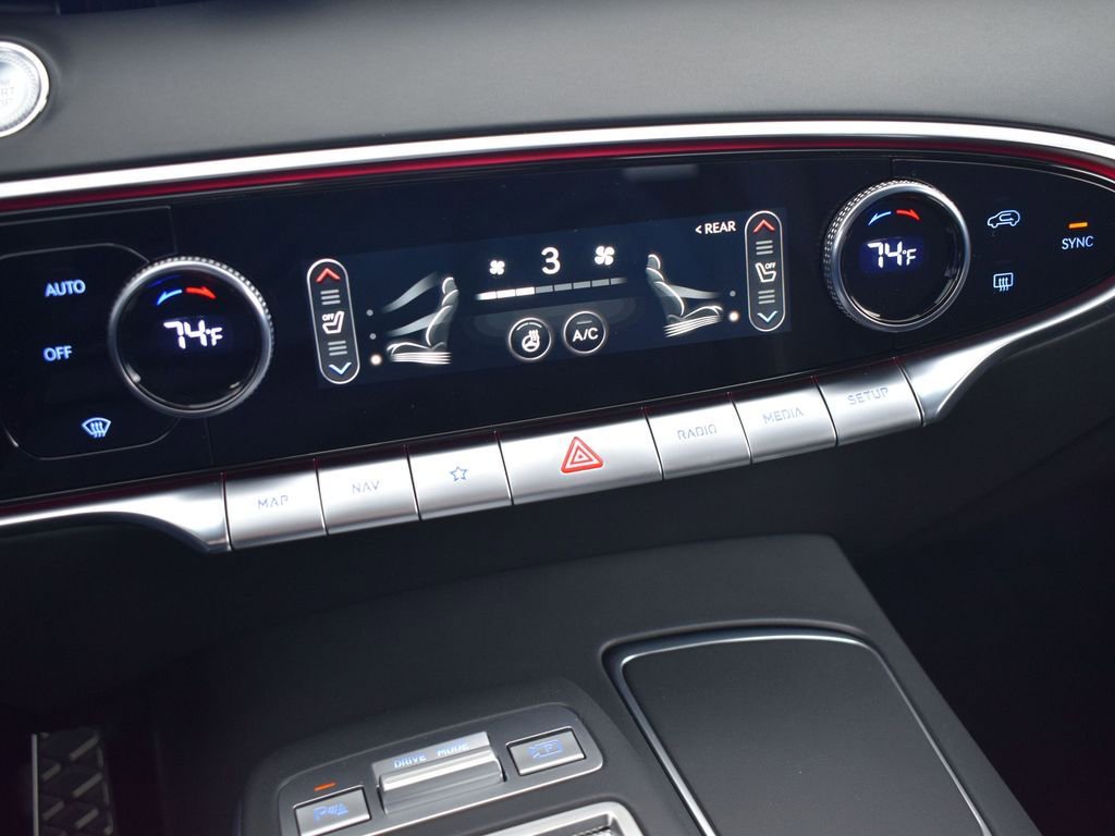 Used 2025 Genesis GV70 2.5T w/ Sport Prestige Package image 34