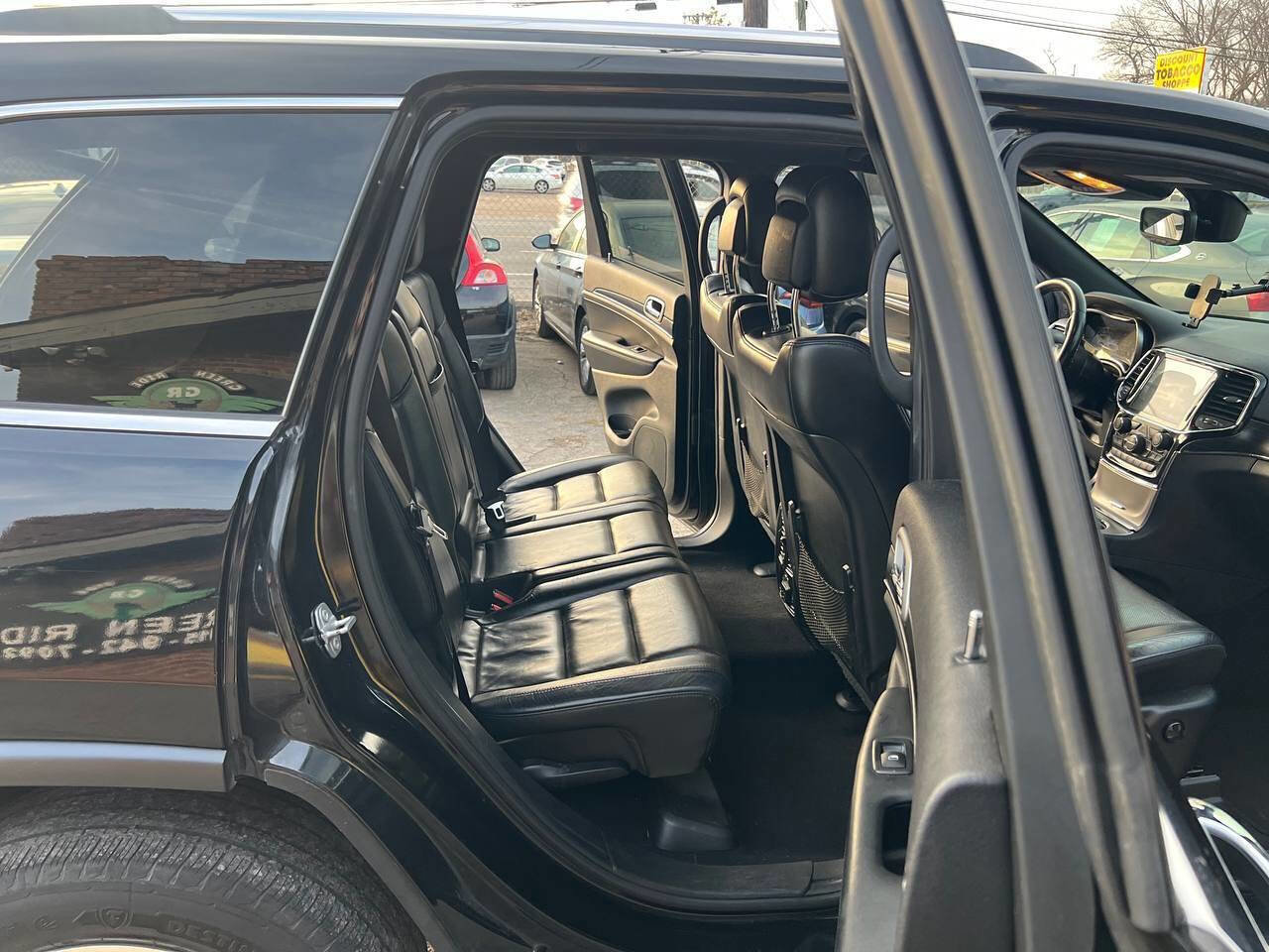 Used 2020 Jeep Grand Cherokee Limited w/ Luxury Group II image 16