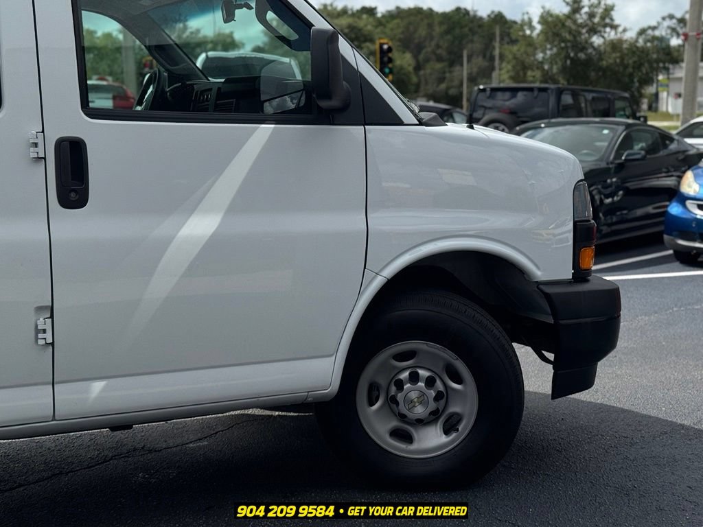 Used 2026 Chevrolet Express 2500 w/ Driver Convenience Package RWD image 9