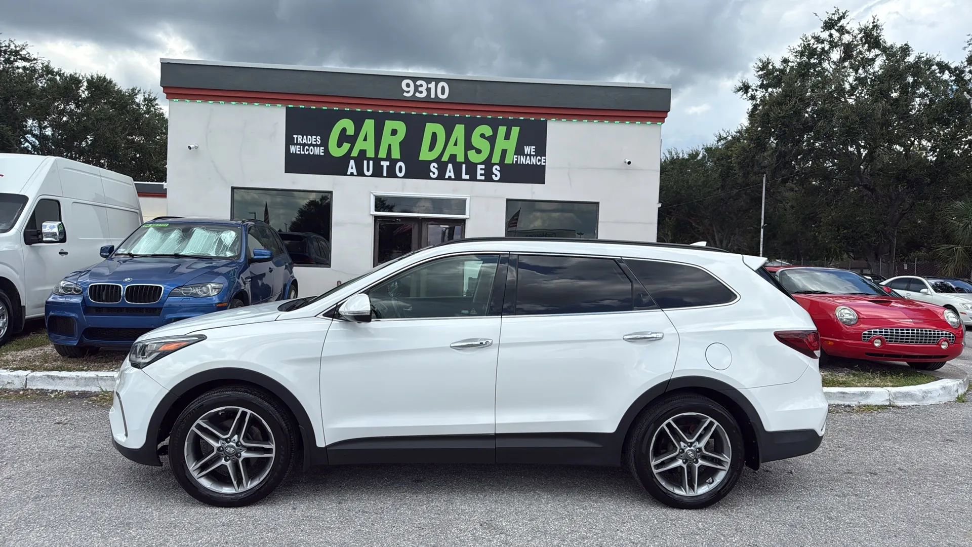 Used 2017 Hyundai Santa Fe AWD w/ SE Ultimate Tech Package 03