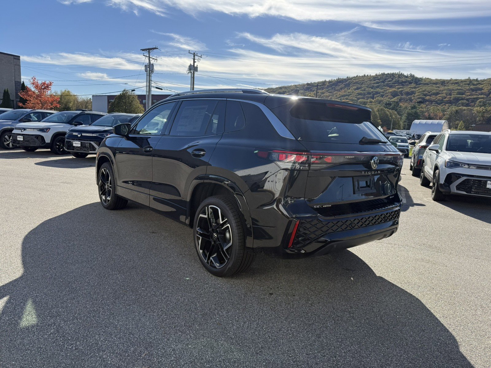 New 2026 Volkswagen Tiguan SEL R-Line image 6
