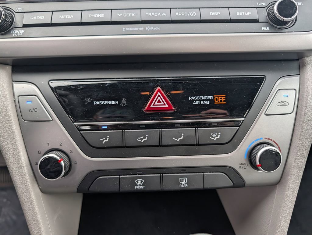 Used 2017 Hyundai Elantra SE image 23