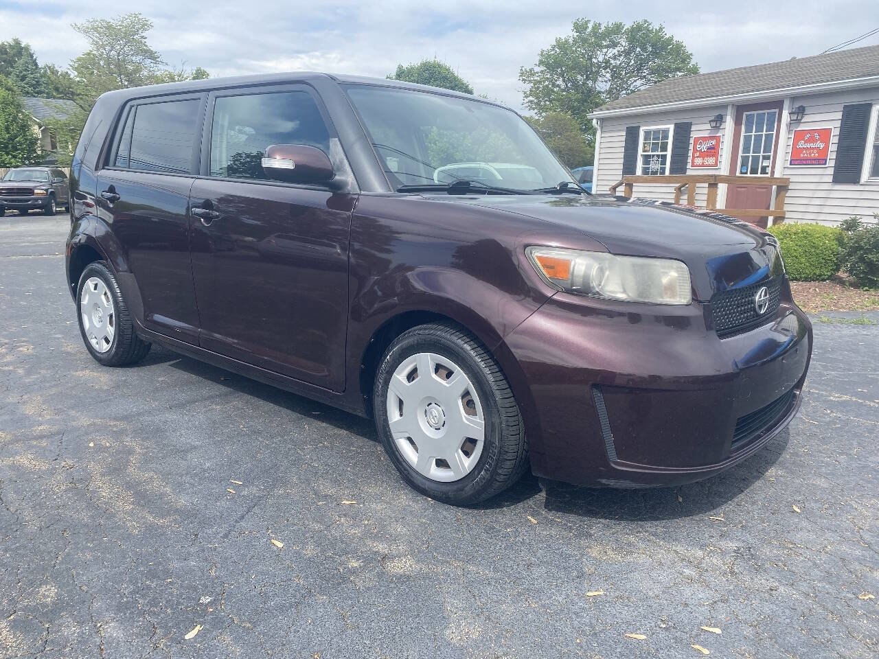 Used 2010 Scion xB FWD image 3
