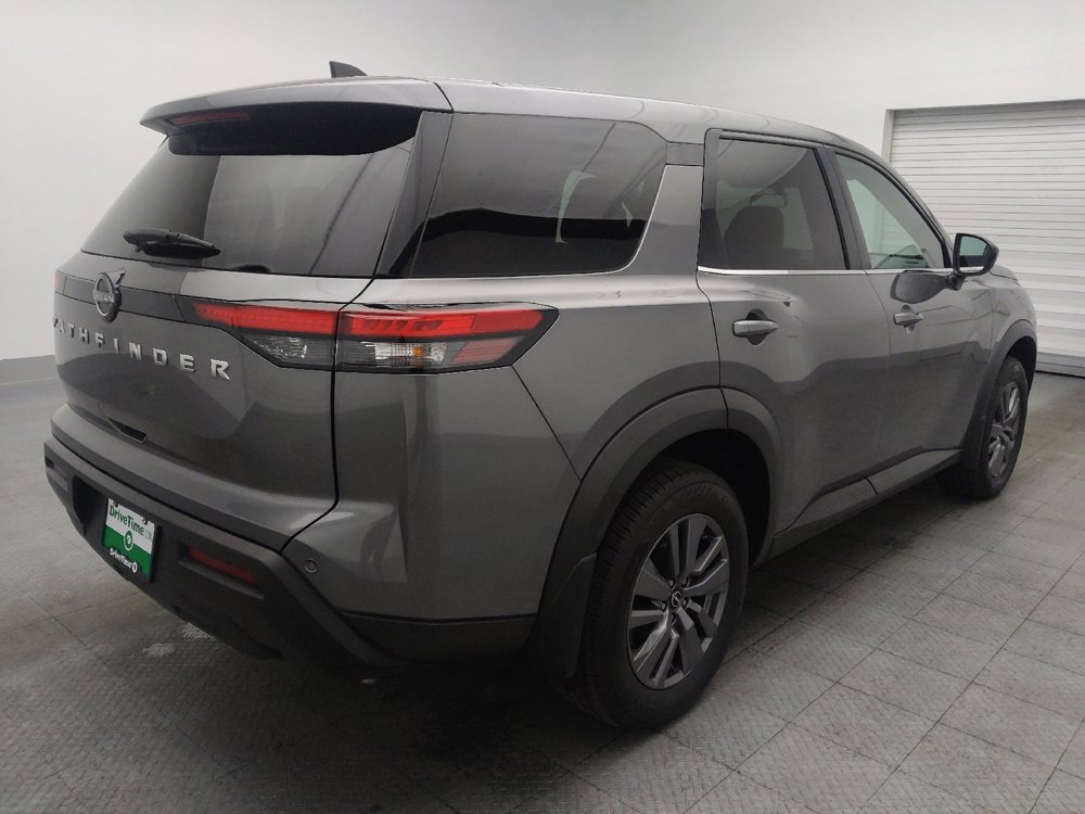 Used 2023 Nissan Pathfinder S image 9