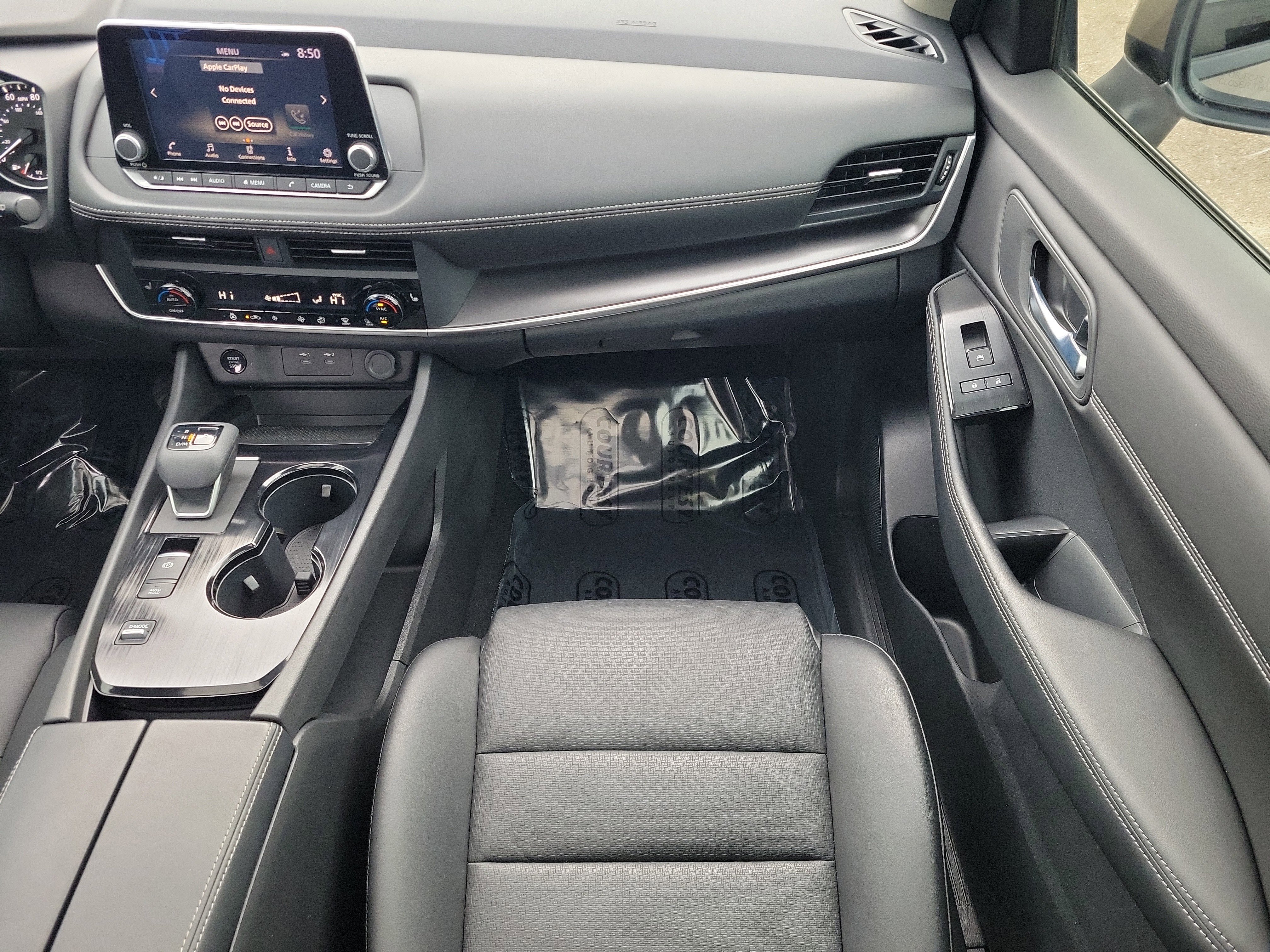 Used 2024 Nissan Rogue SV w/ SV Premium Package image 18