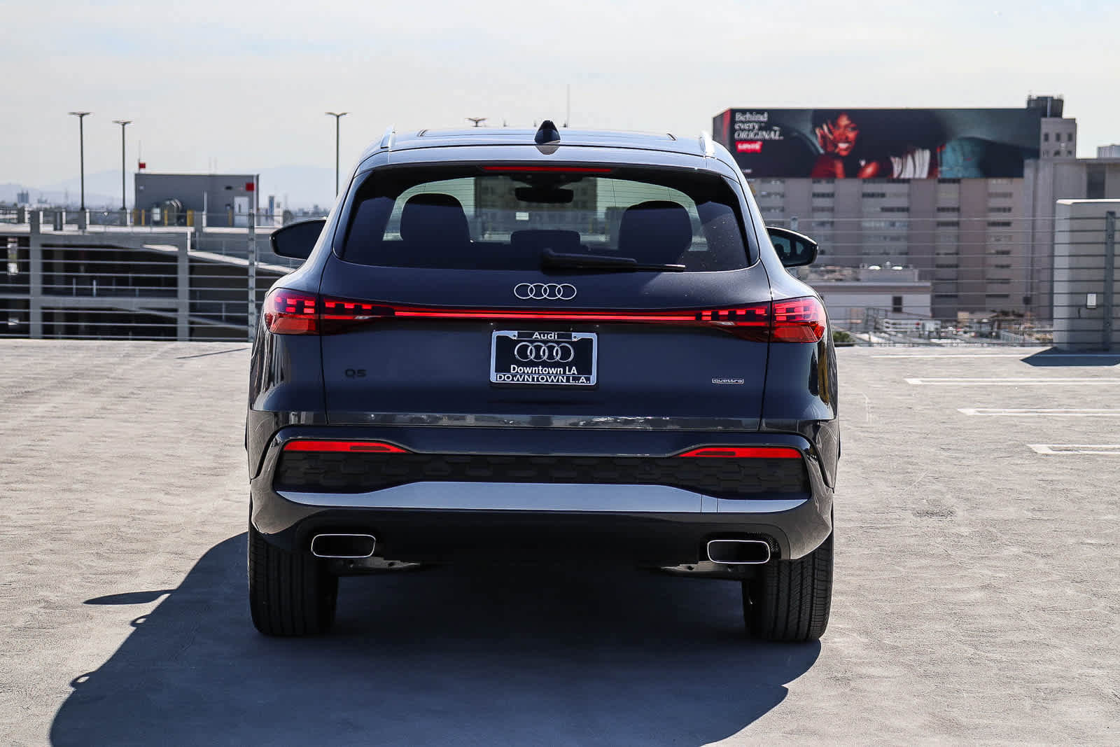 Used 2025 Audi Q5 Premium w/ Convenience Package image 5