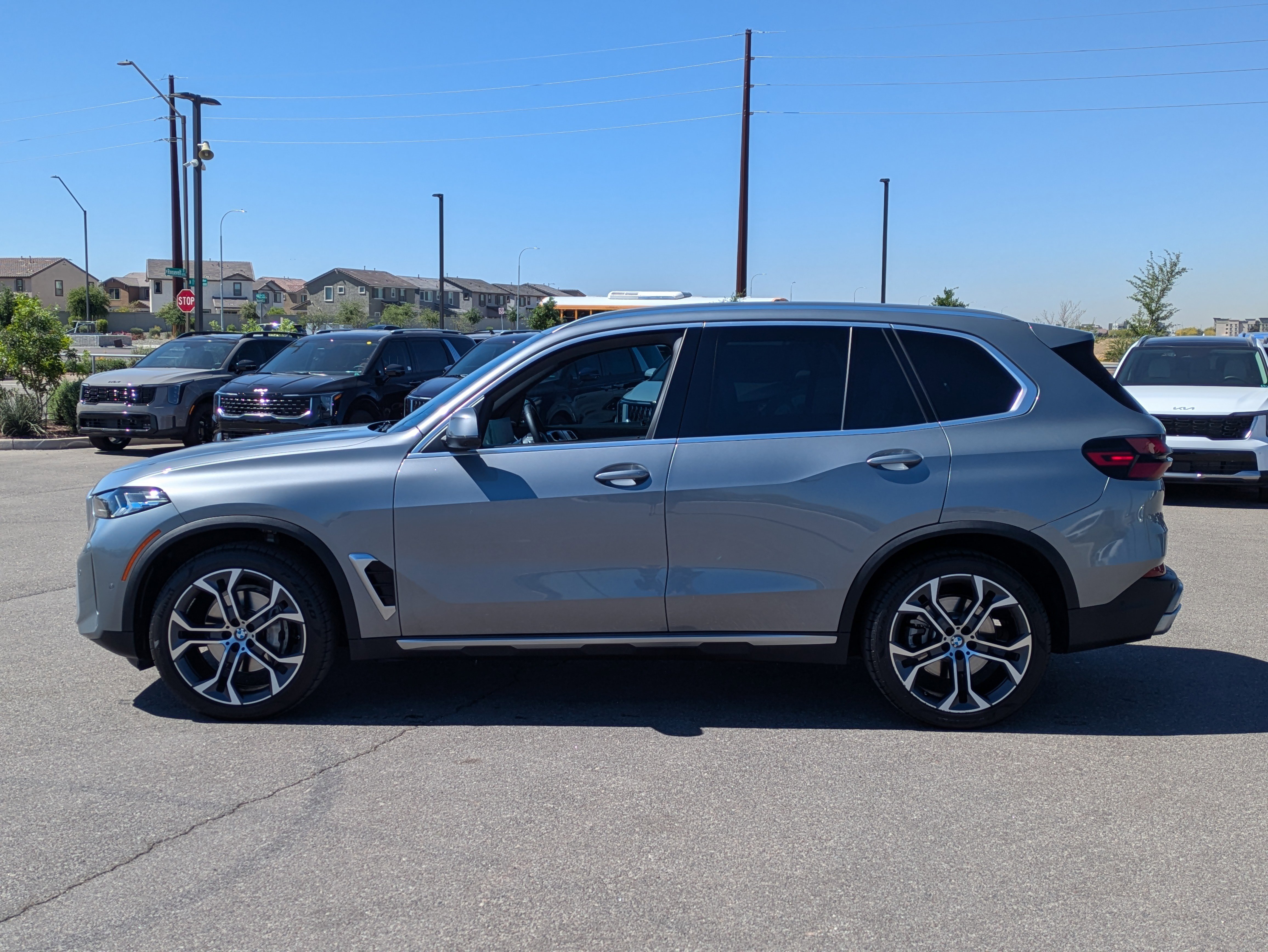 Used 2024 BMW X5 sDrive40i w/ Premium Package image 2