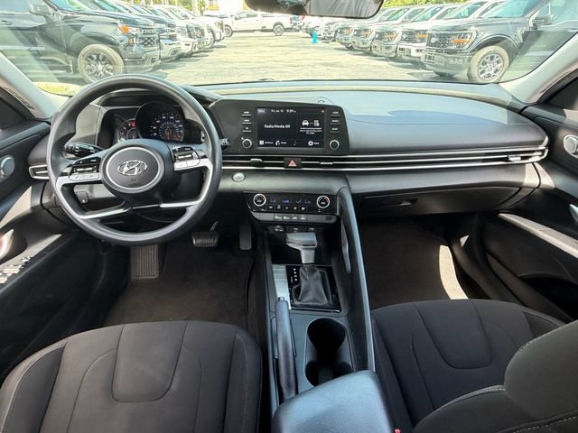 Used 2022 Hyundai Elantra SEL FWD image 13