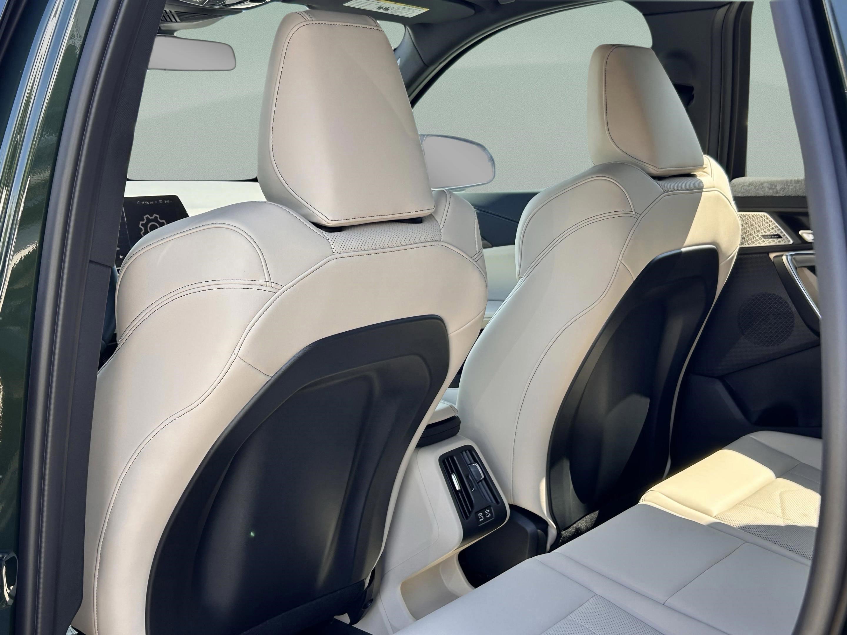 Used 2025 BMW X1 xDrive28i w/ Technology Package AWD/4WD image 28