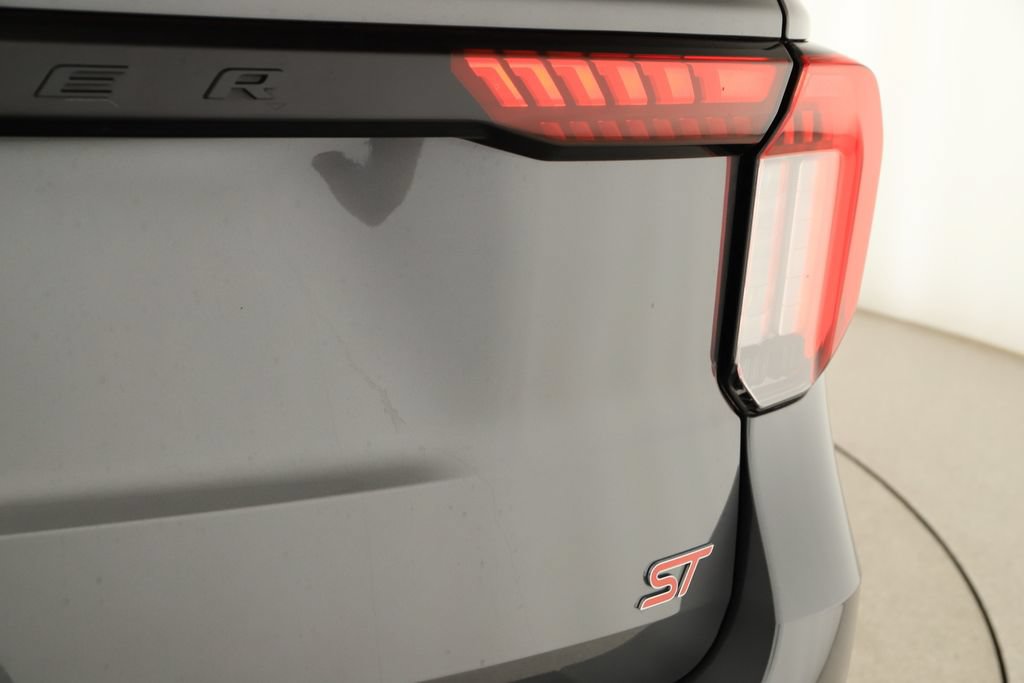 Used 2025 Ford Explorer ST AWD/4WD image 31