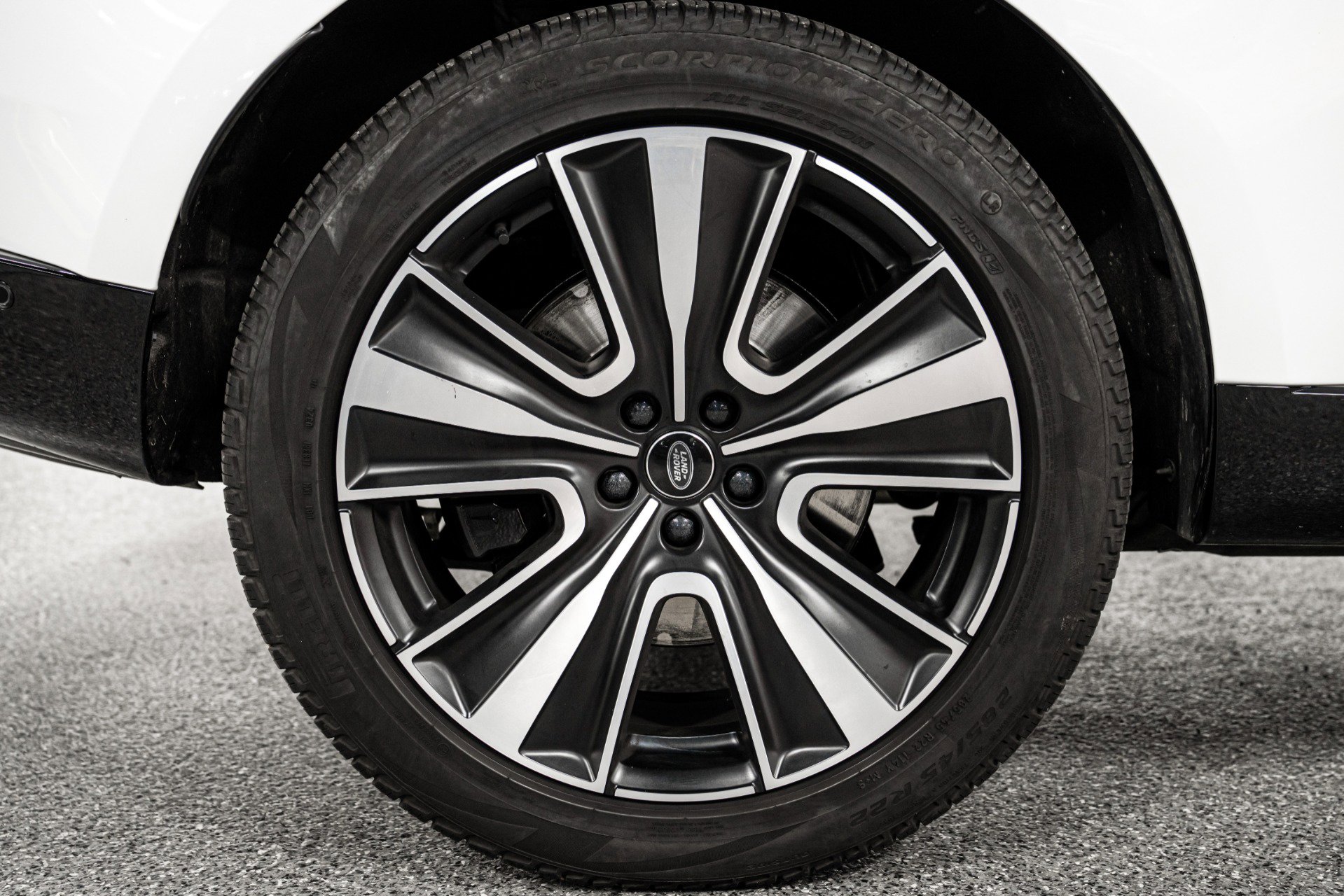 Used 2024 Land Rover Range Rover Autobiography image 9