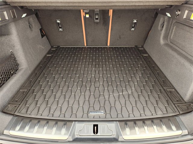 Used 2026 Jaguar F-PACE R-Dynamic S image 31