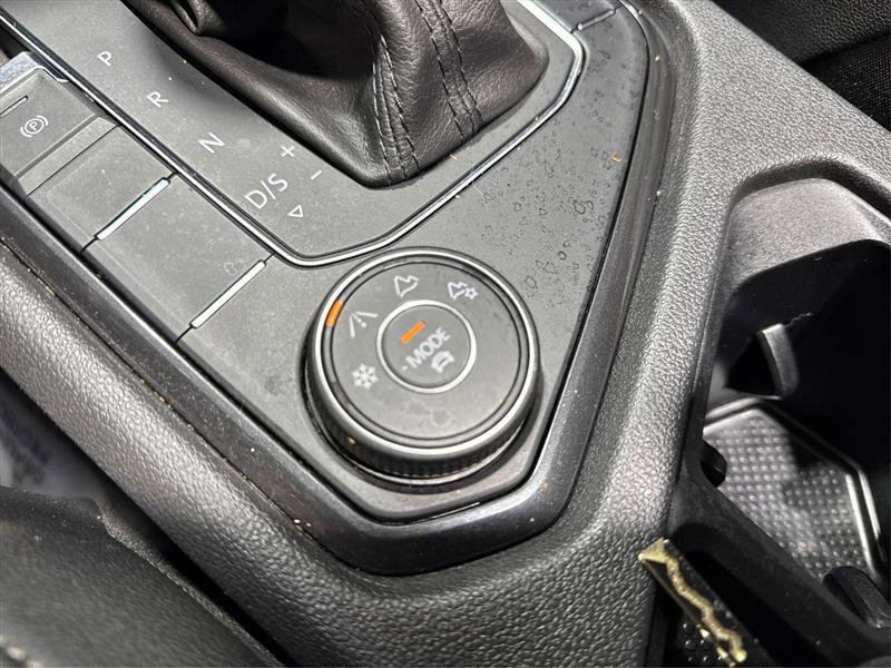 Used 2019 Volkswagen Tiguan SE w/ Panoramic Sunroof Package image 27