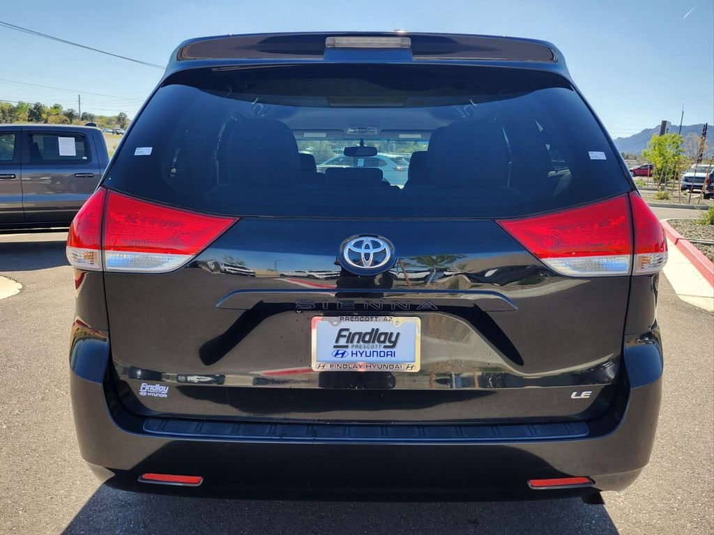 Used 2012 Toyota Sienna LE w/ Towing Pkg FWD image 5