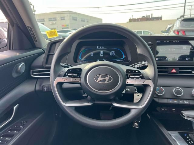 Certified 2026 Hyundai Elantra SE w/ Cargo Package FWD image 14
