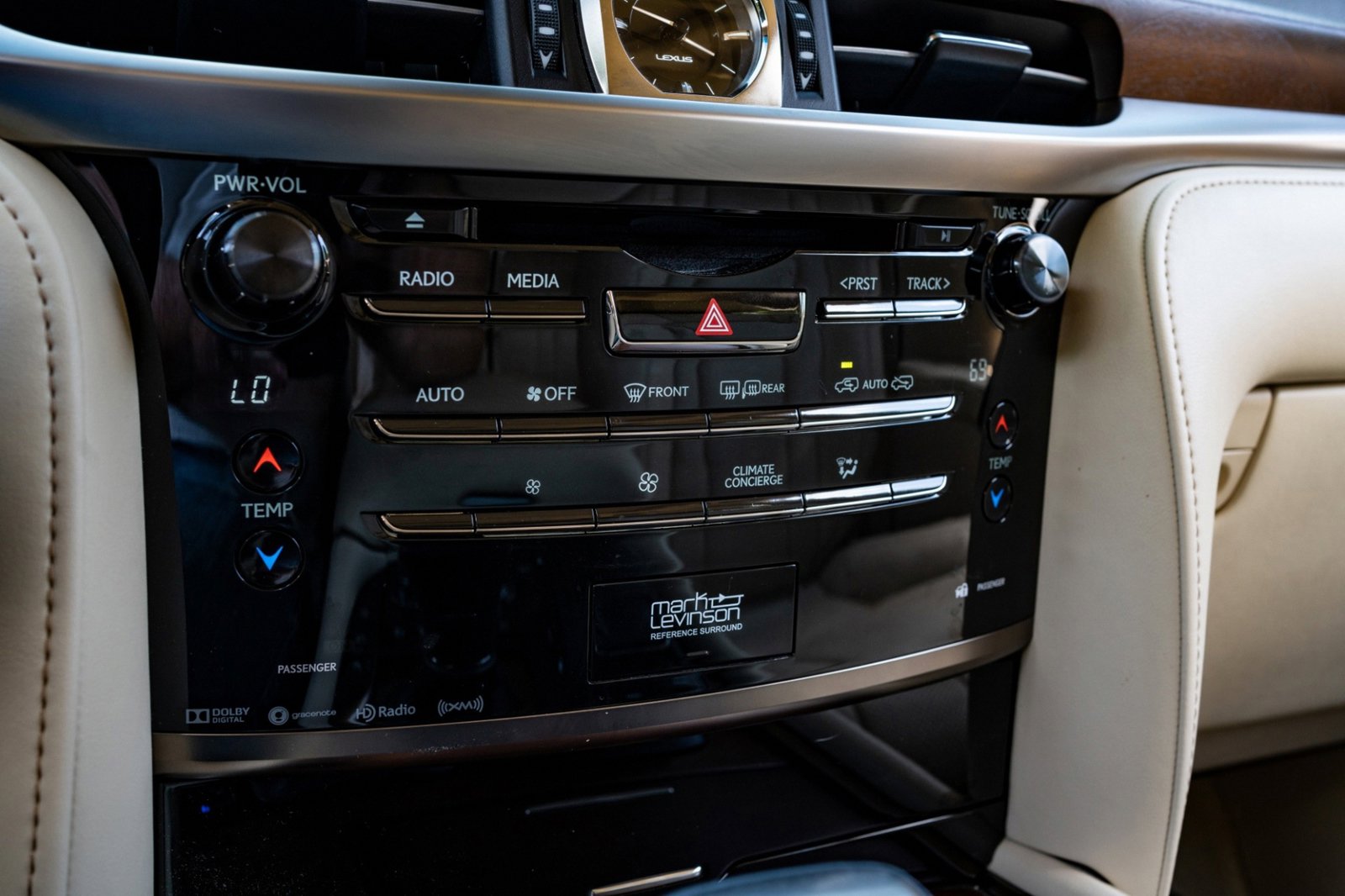 Used 2017 Lexus LX 570 4WD w/ Luxury Package image 52