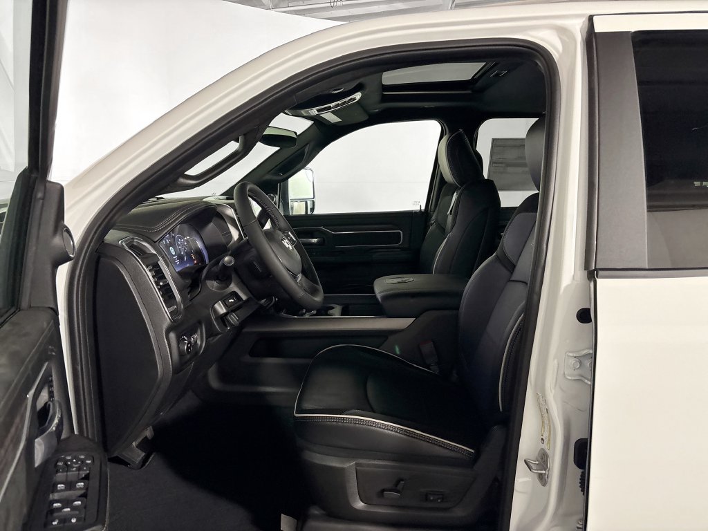 New 2026 RAM 2500 Laramie AWD/4WD image 11