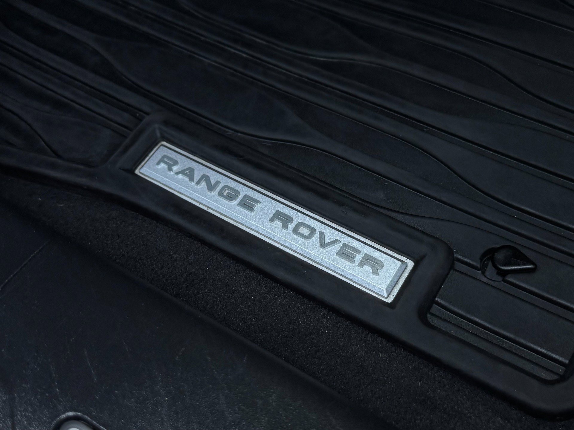 Used 2023 Land Rover Range Rover Velar R-Dynamic S image 95