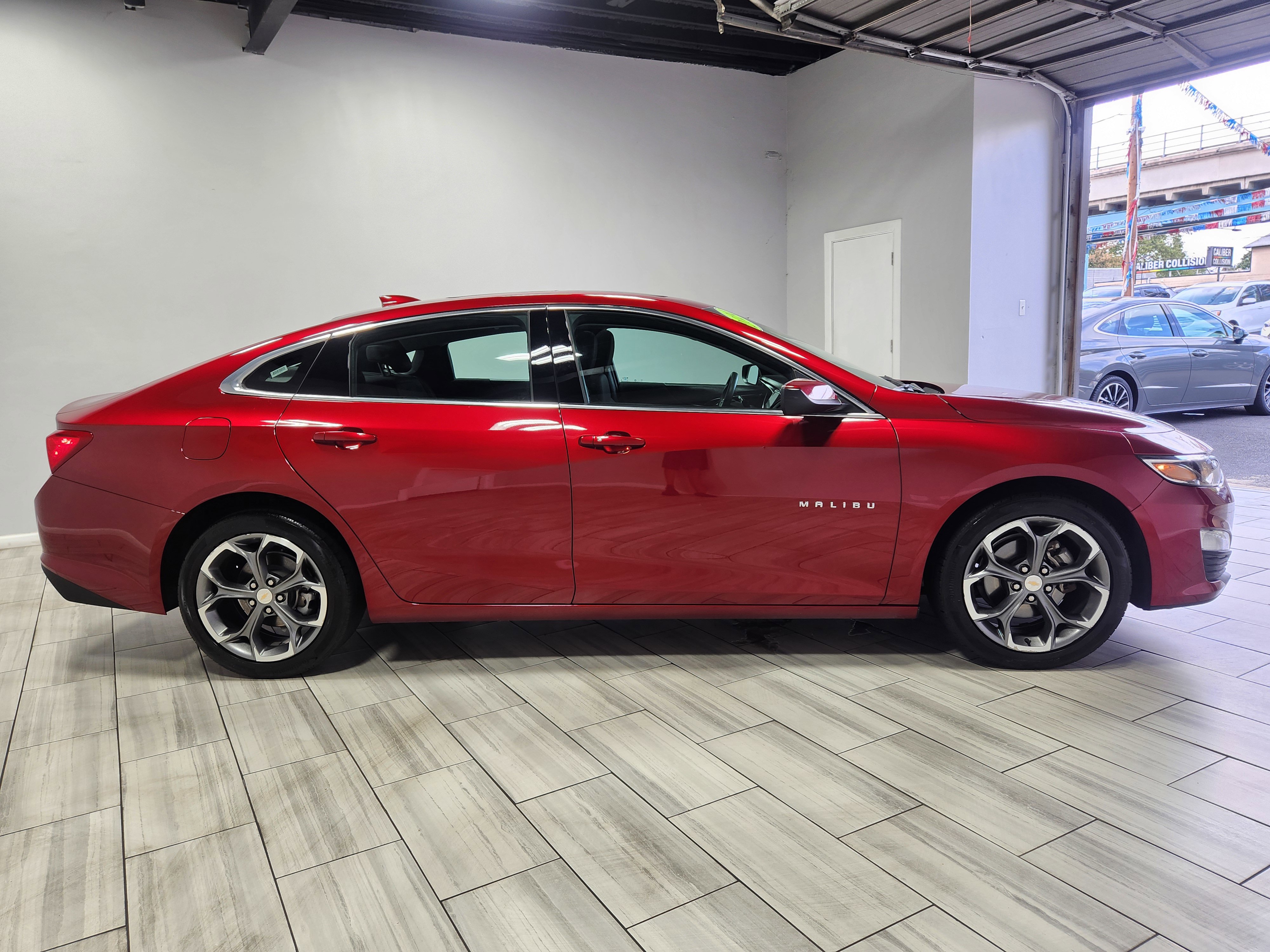 Used 2024 Chevrolet Malibu LT image 6