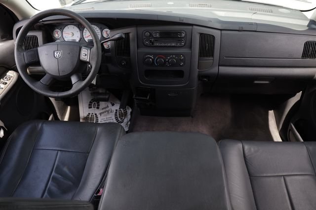 Used 2004 Dodge Ram 2500 Truck SLT w/ Trailer Tow Group RWD image 2