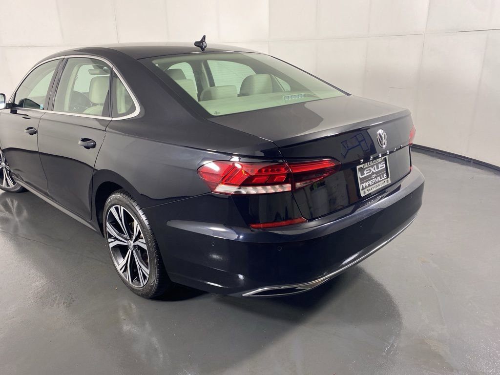 Used 2020 Volkswagen Passat 2.0T SEL image 9