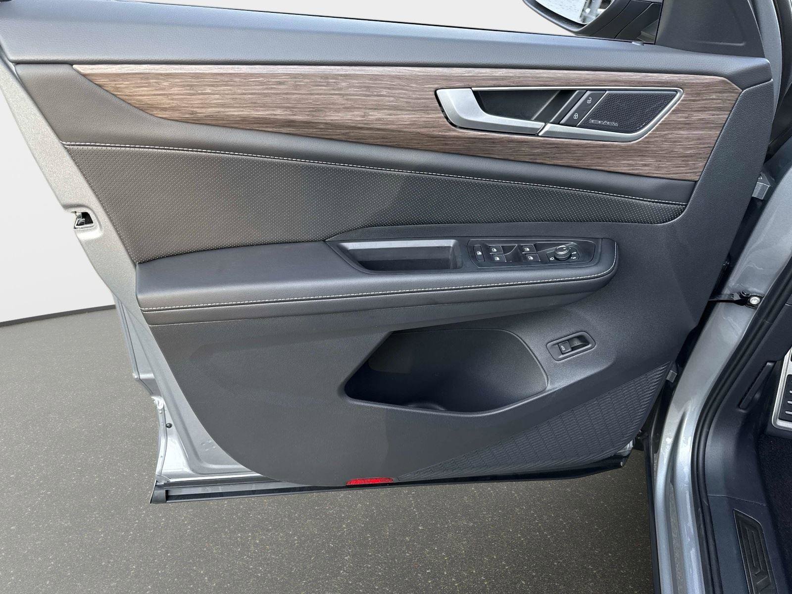 New 2026 Volkswagen Atlas SEL Premium R-Line image 13