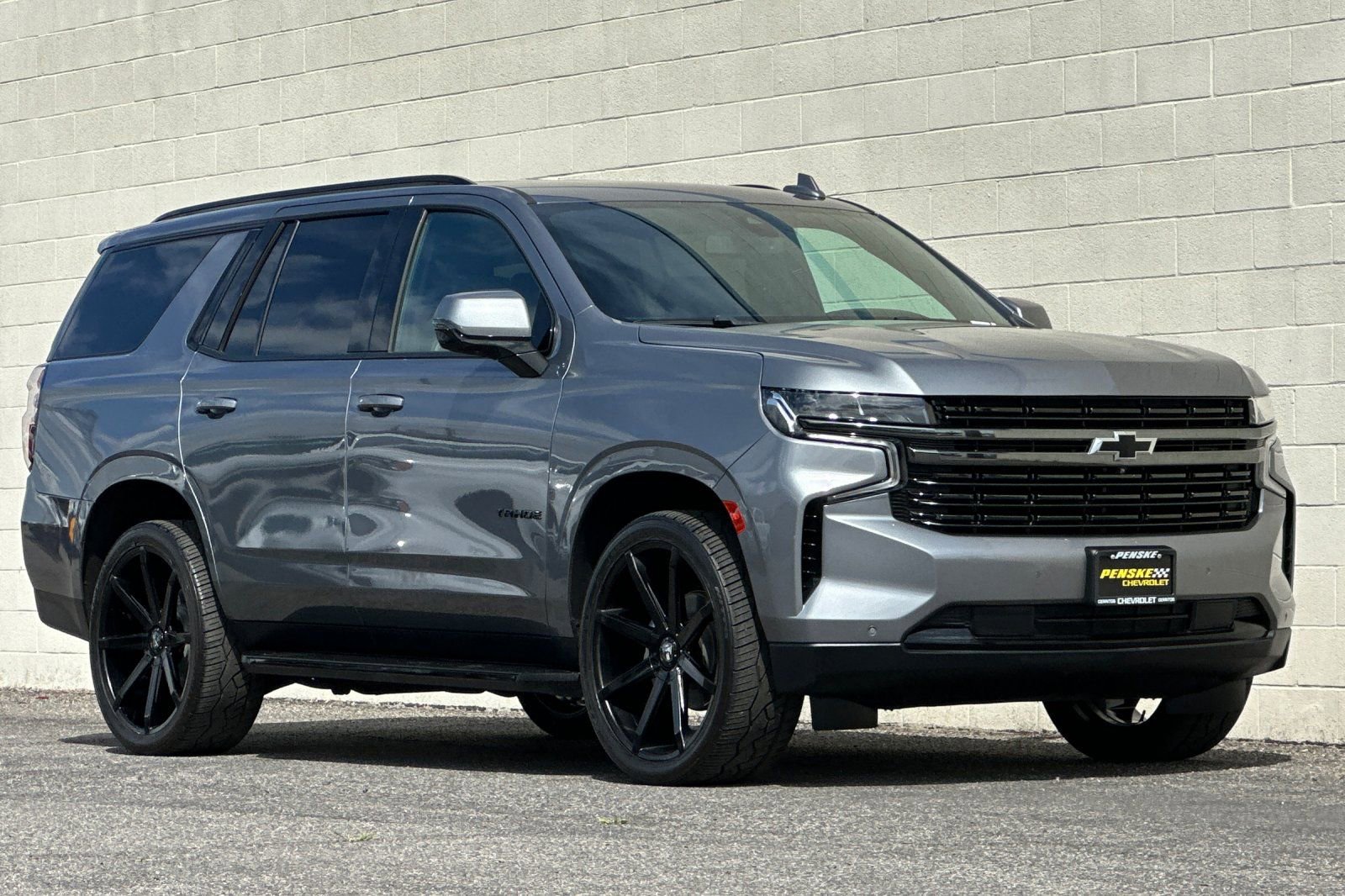 Used 2021 Chevrolet Tahoe RST w/ Luxury Package image 2