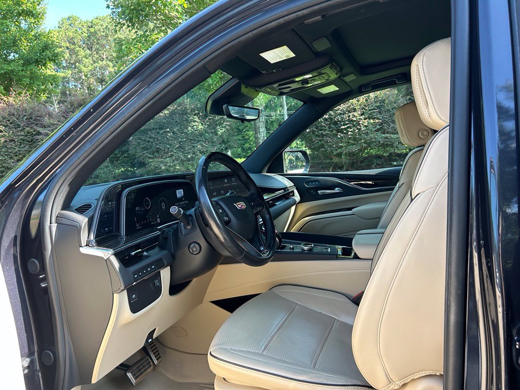 Used 2024 Cadillac Escalade ESV Premium Luxury w/ LPO, Floor Liner Package AWD/4WD image 41