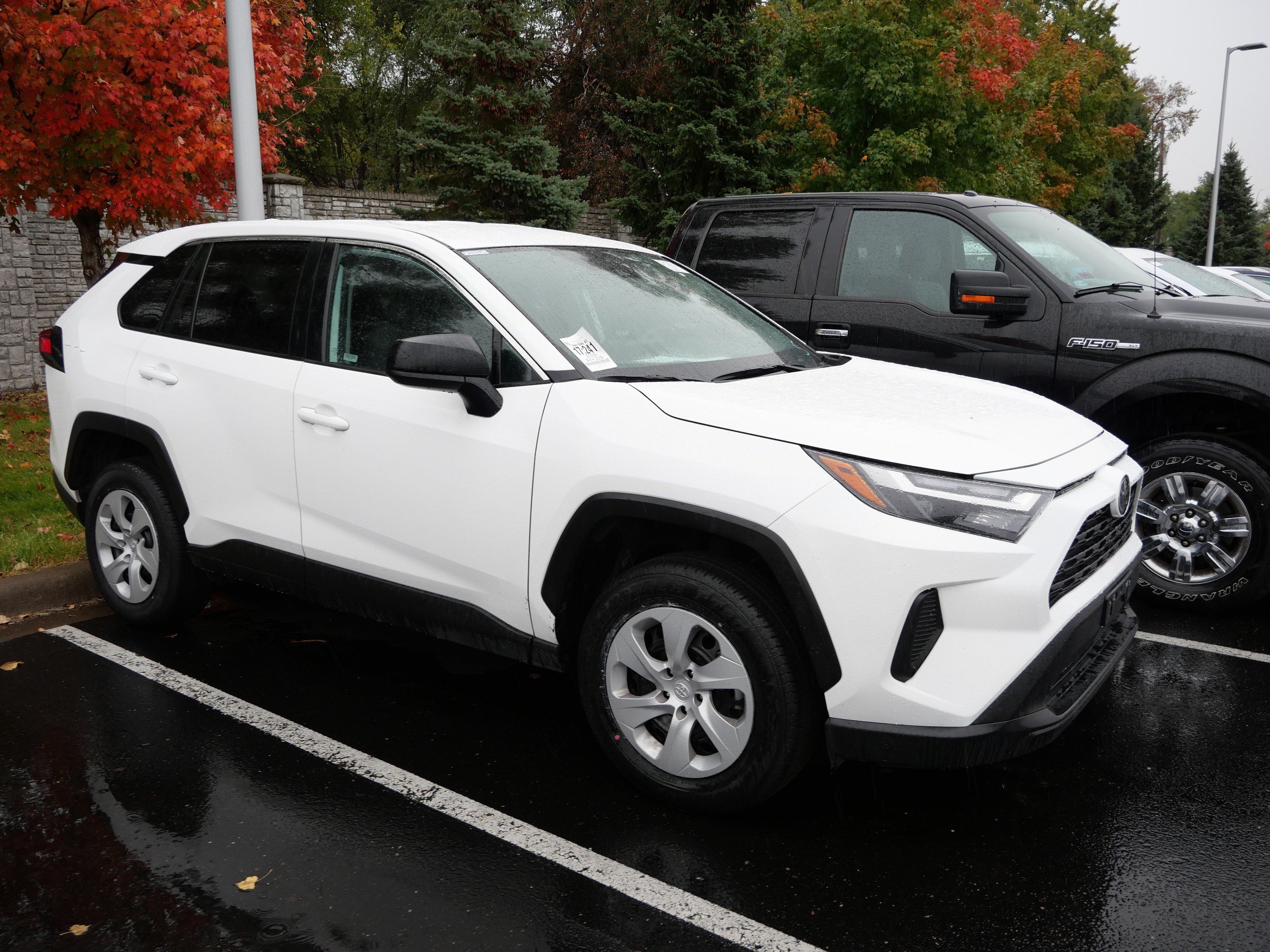 Certified 2025 Toyota RAV4 LE AWD/4WD image 6