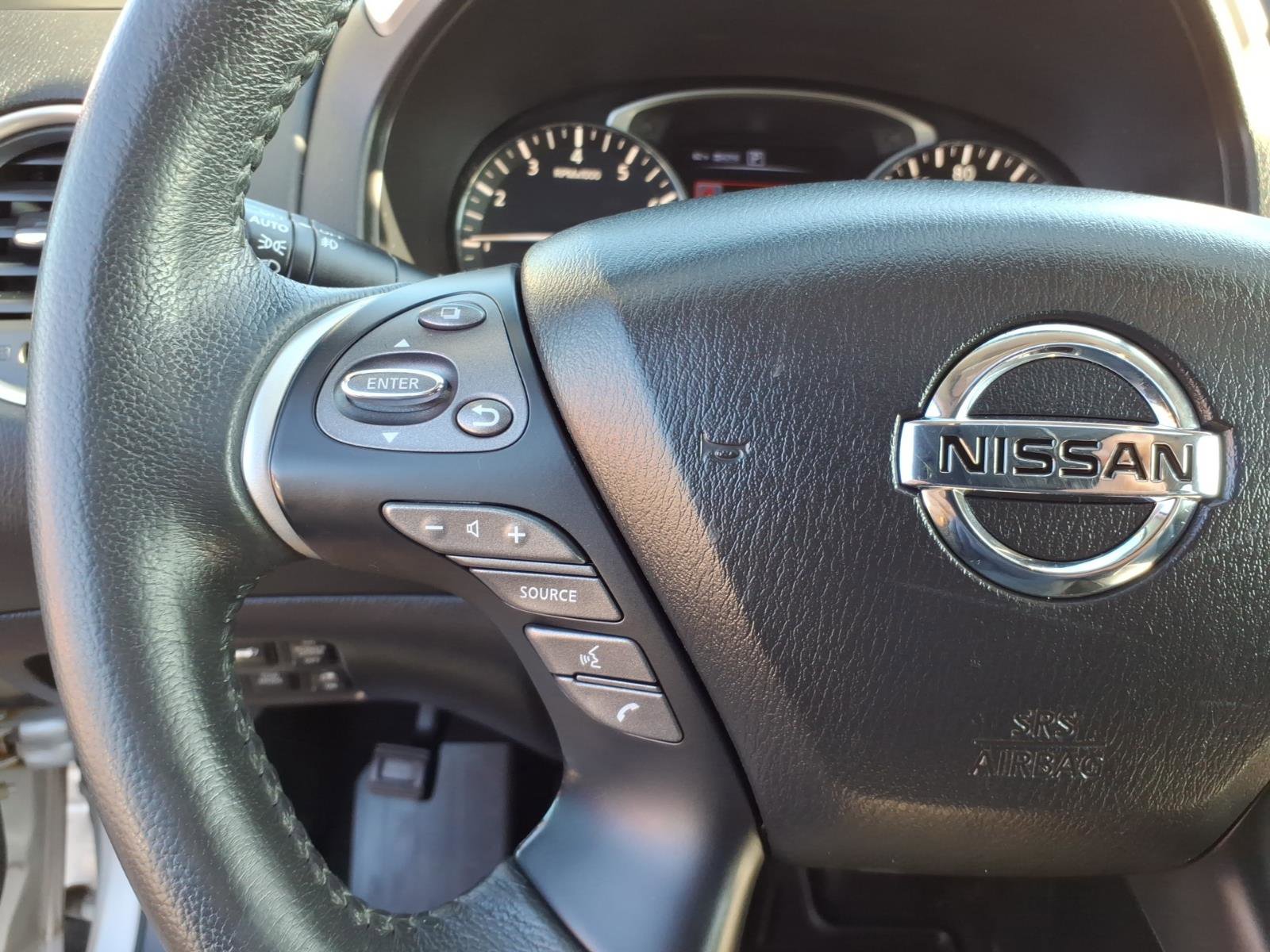 Used 2017 Nissan Pathfinder Platinum w/ Family Entertainment Package AWD/4WD image 18