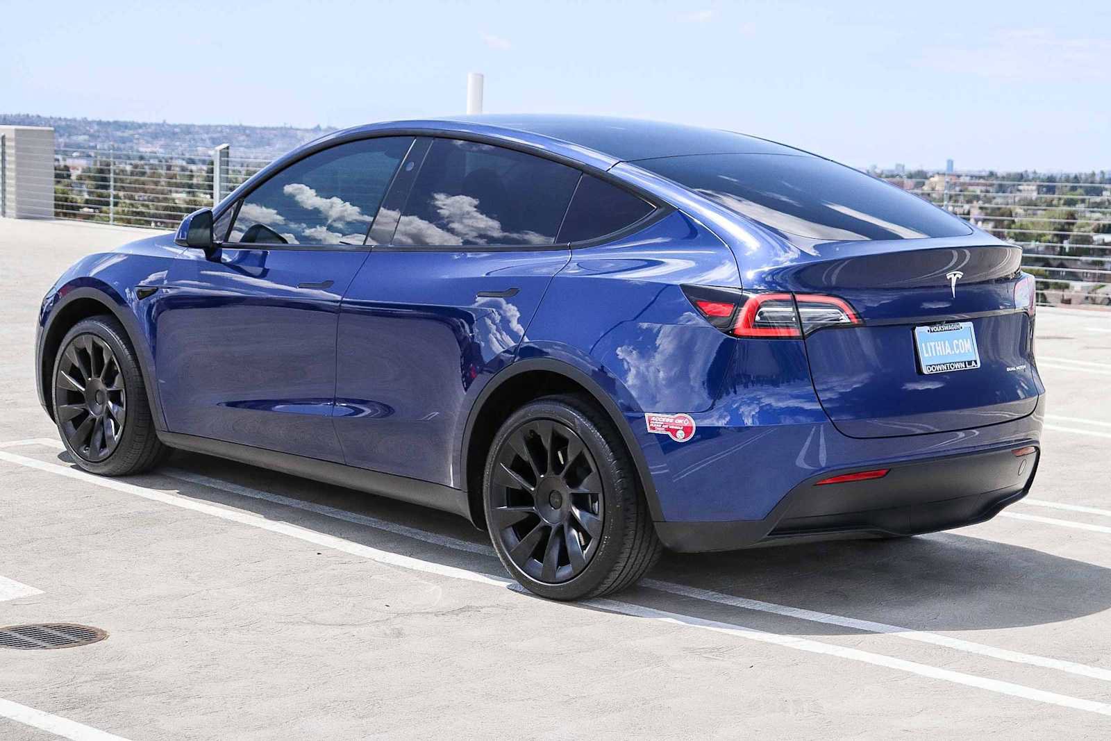 Used 2024 Tesla Model Y Long Range AWD/4WD image 6