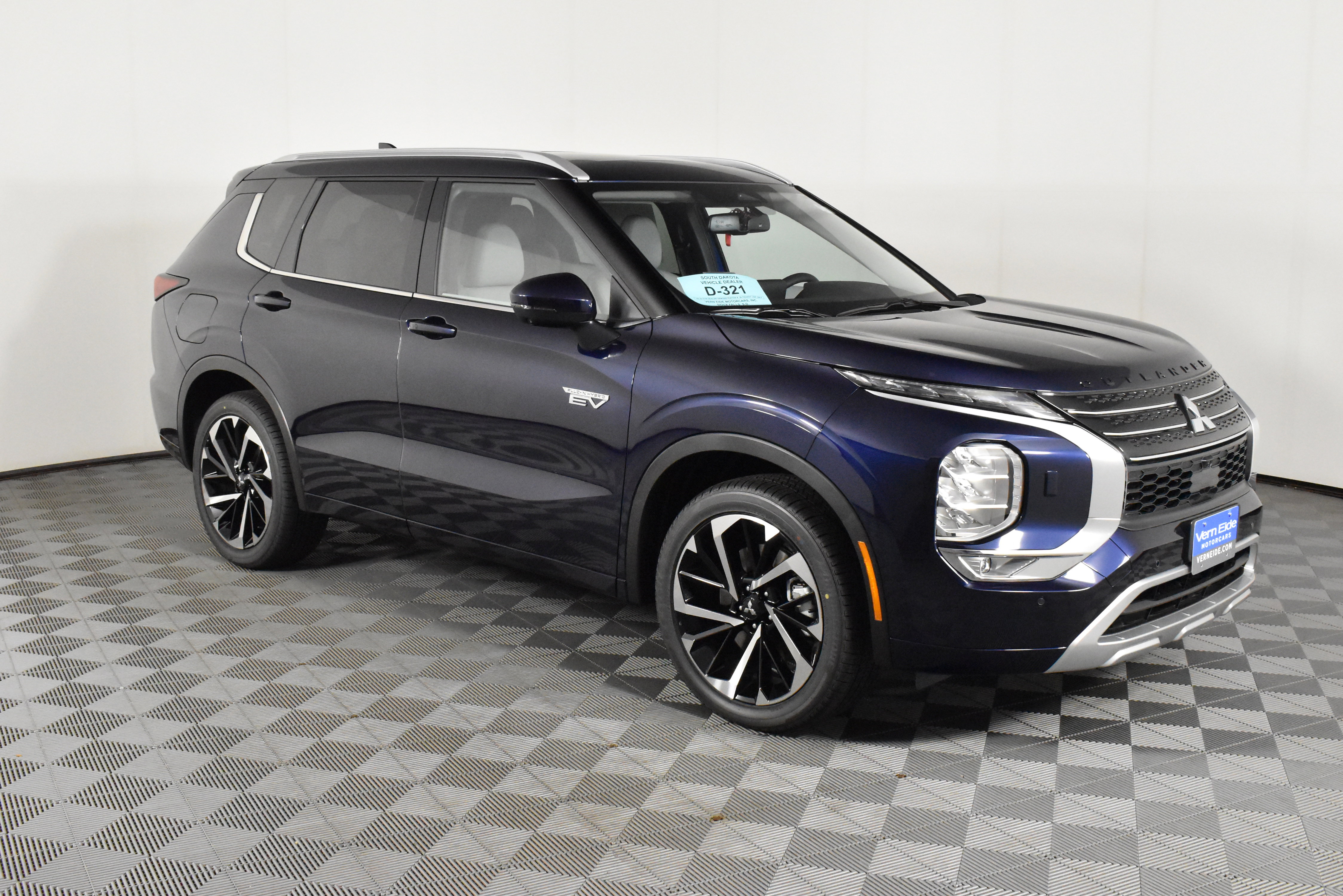 Used 2025 Mitsubishi Outlander SEL image 4