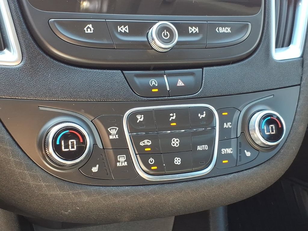 Used 2021 Chevrolet Malibu LT FWD image 18