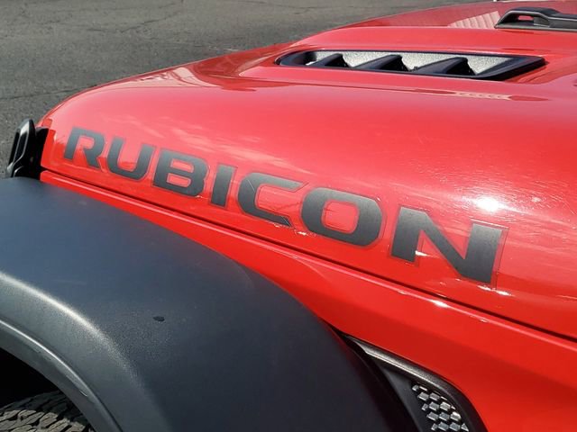 Used 2025 Jeep Wrangler Unlimited Rubicon w/ Convenience Group AWD/4WD image 29