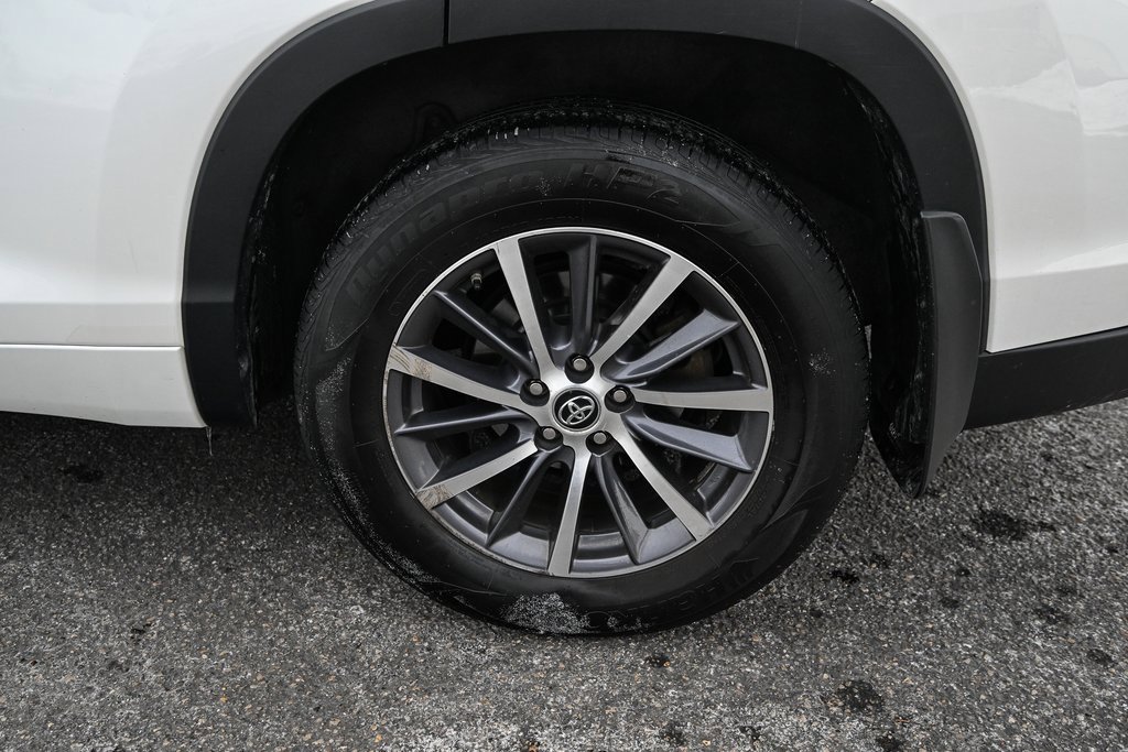 Used 2017 Toyota Highlander XLE image 13