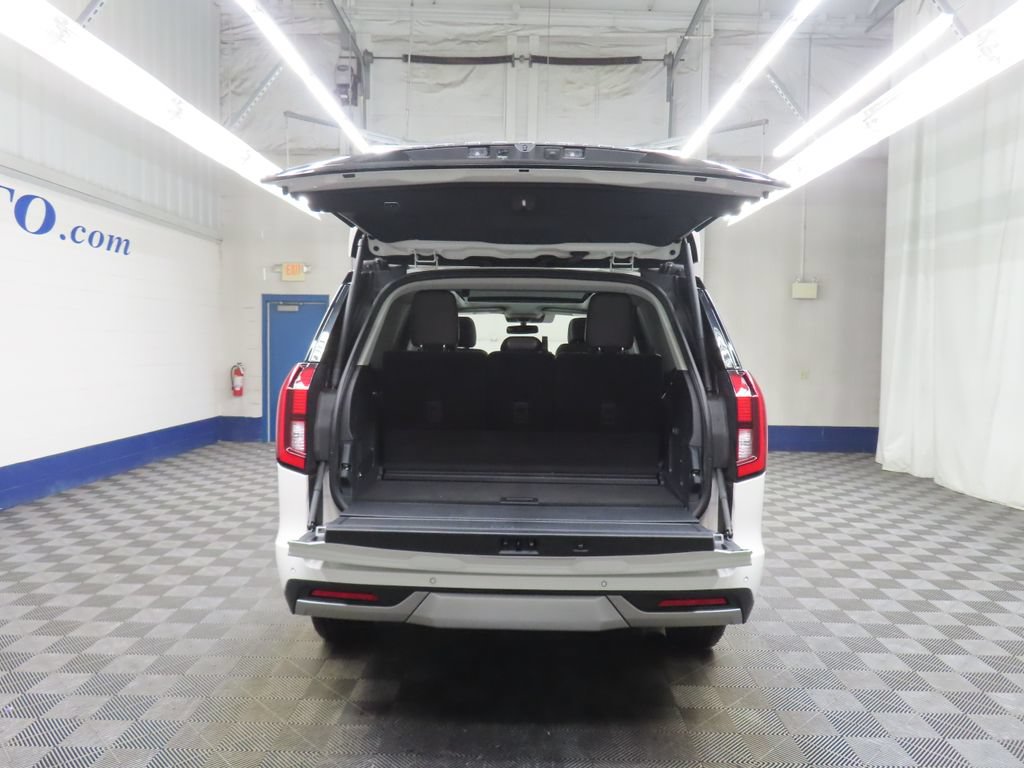 Used 2025 Ford Expedition Platinum w/ Platinum Ultimate Package AWD/4WD image 36
