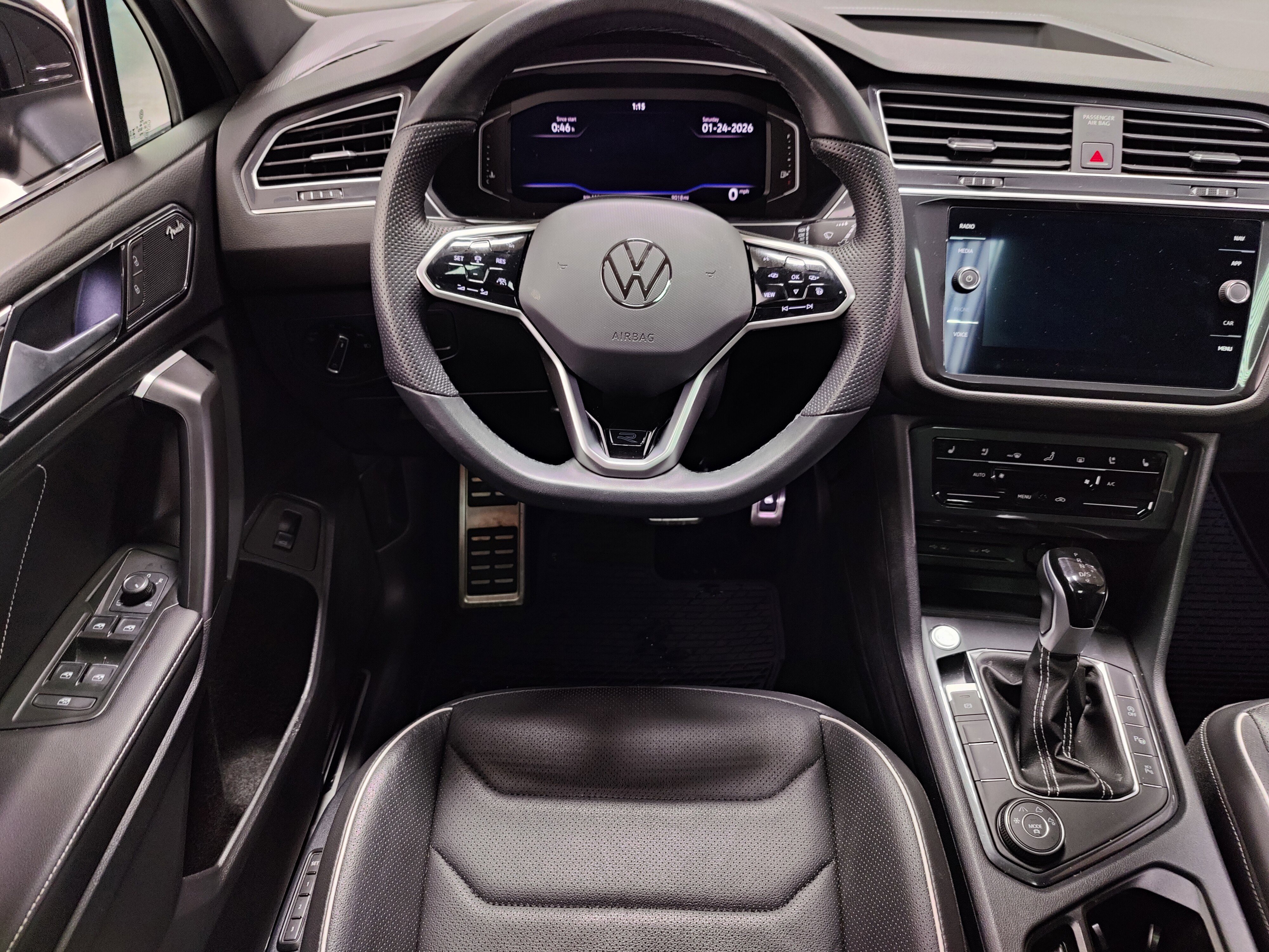 Used 2024 Volkswagen Tiguan SEL R-Line image 21