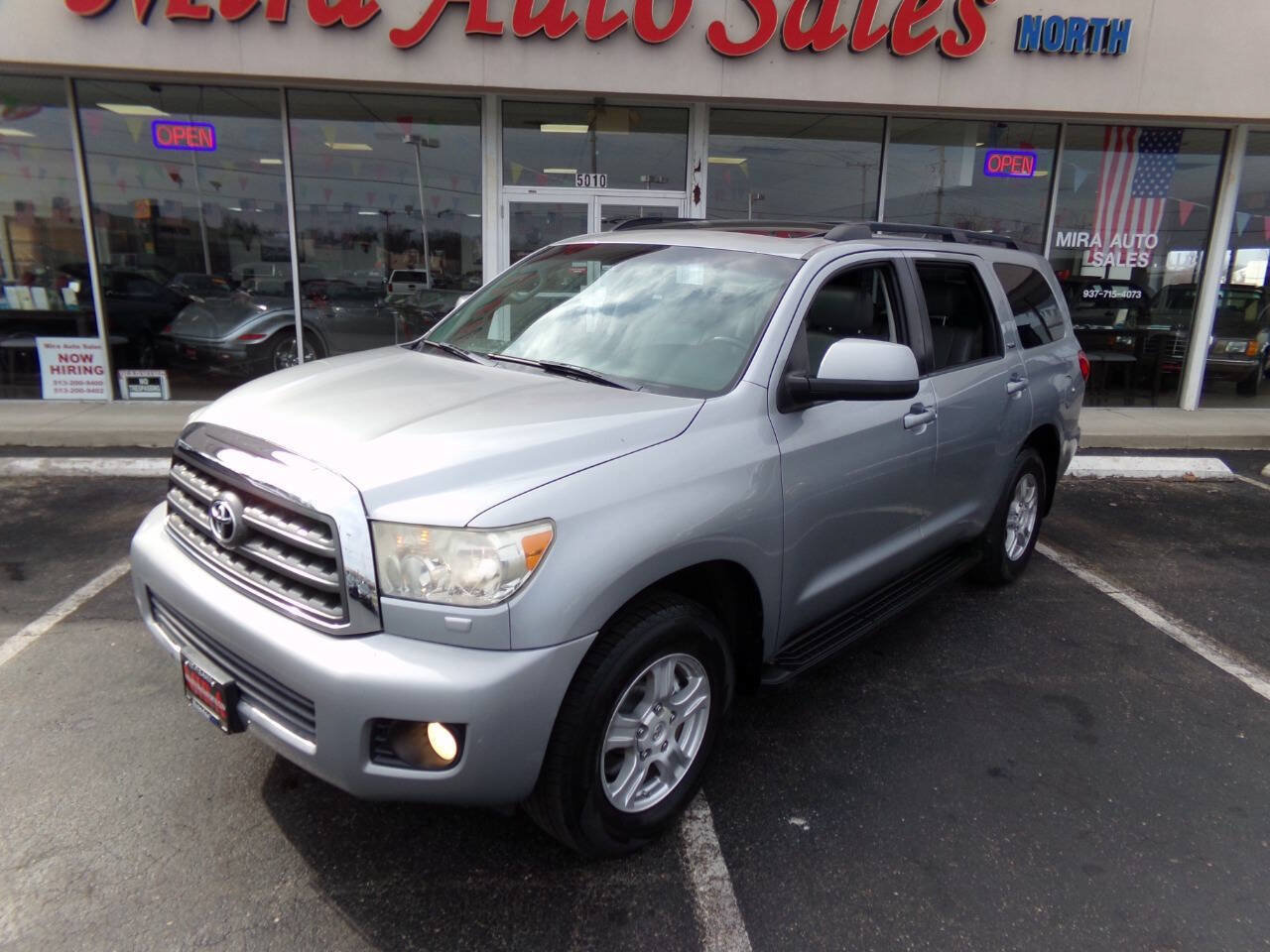 Used 2011 Toyota Sequoia SR5 w/ Premium Pkg AWD/4WD image 6