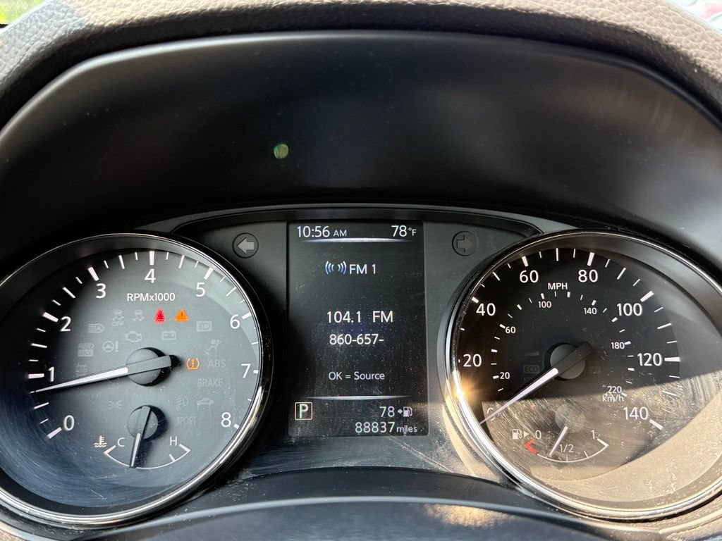 Used 2017 Nissan Rogue SV w/ SV Premium Package FWD image 20