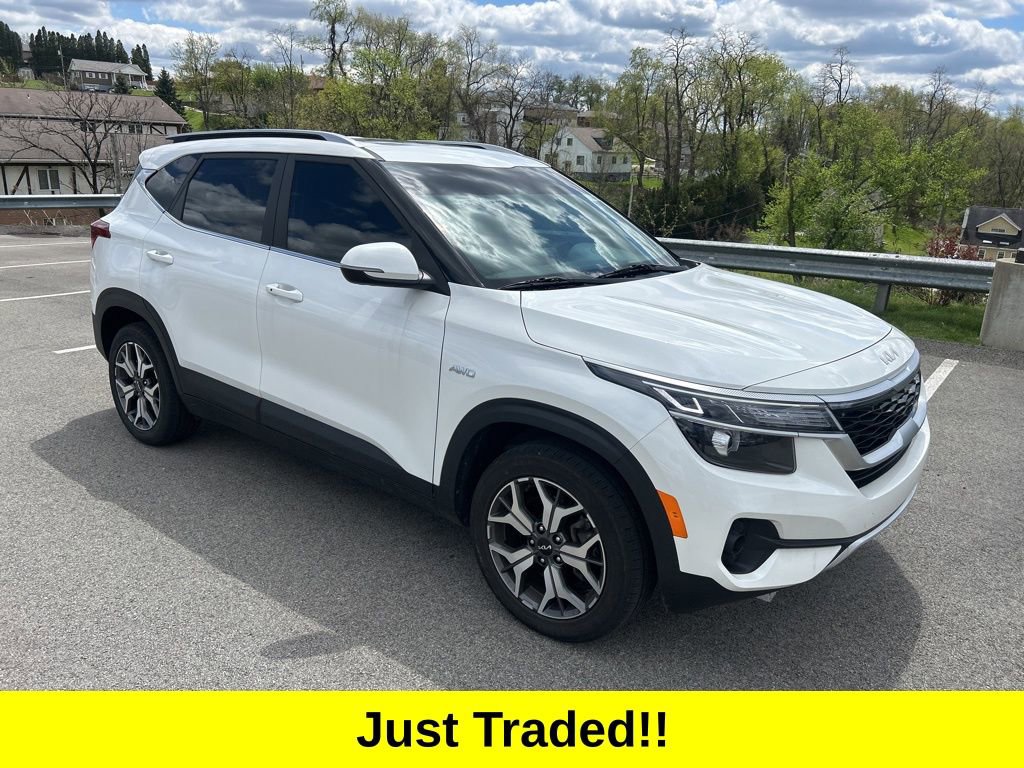 Certified 2022 Kia Seltos EX image 1