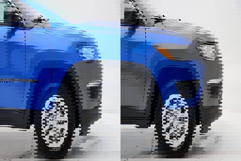 Used 2019 Jeep Compass Sport w/ Cold Weather Group image 3