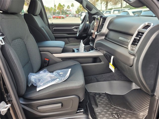 New 2026 RAM 1500 4x4 Crew Cab image 17