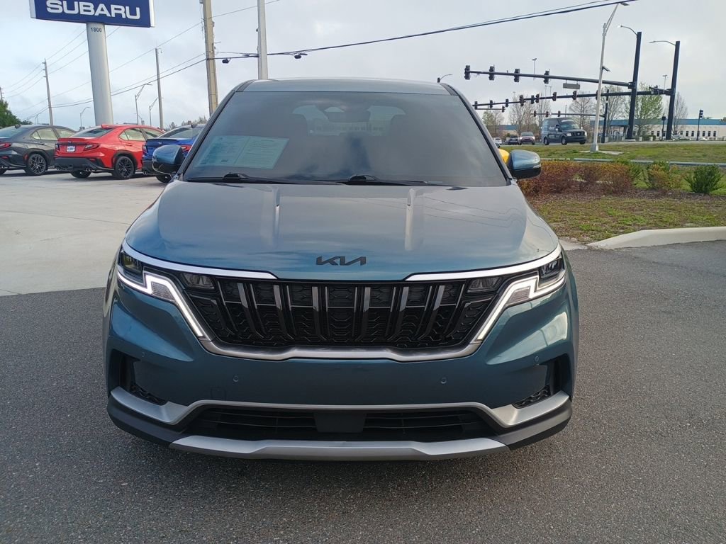 Used 2024 Kia Carnival EX image 2