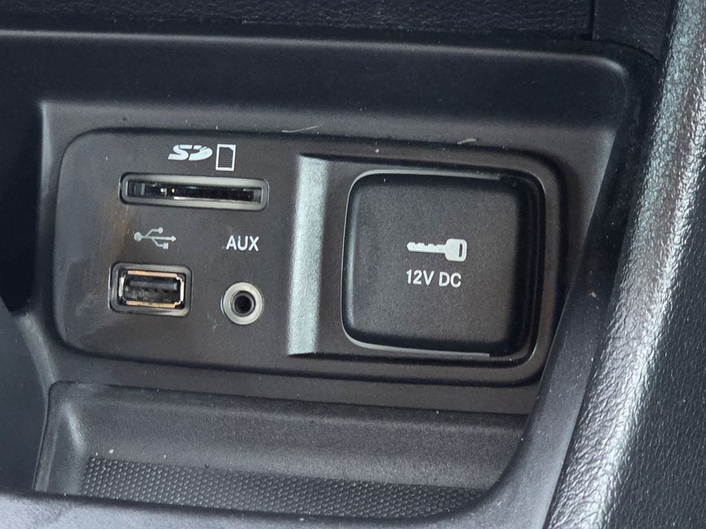 Used 2018 Jeep Cherokee Trailhawk AWD/4WD image 16
