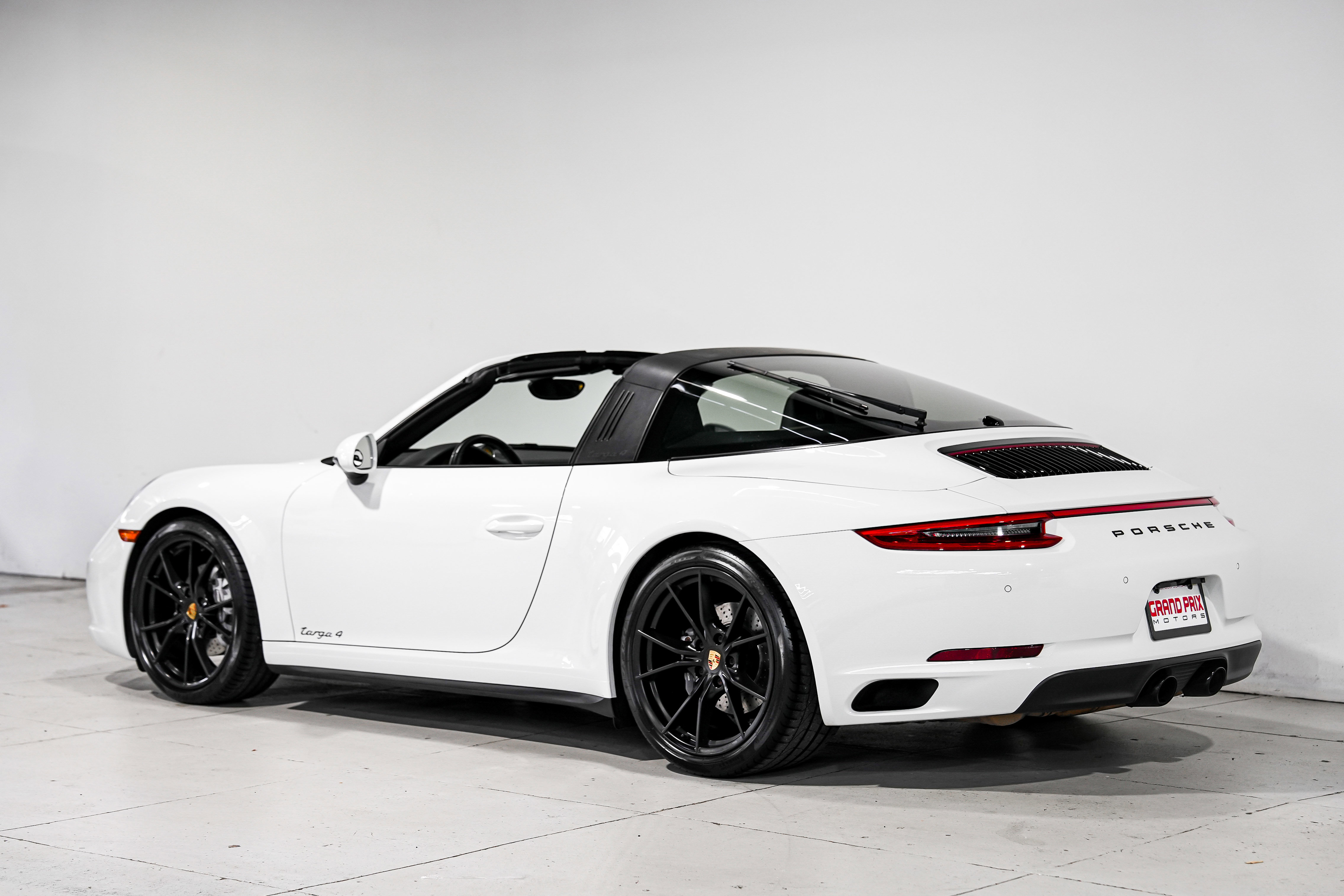 Used 2017 Porsche 911 Targa 4 image 9