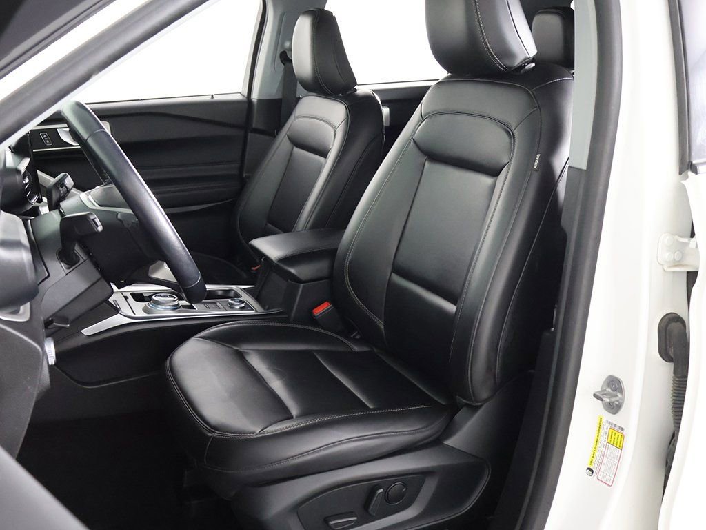 Used 2022 Ford Explorer XLT w/ Equipment Group 202A image 30