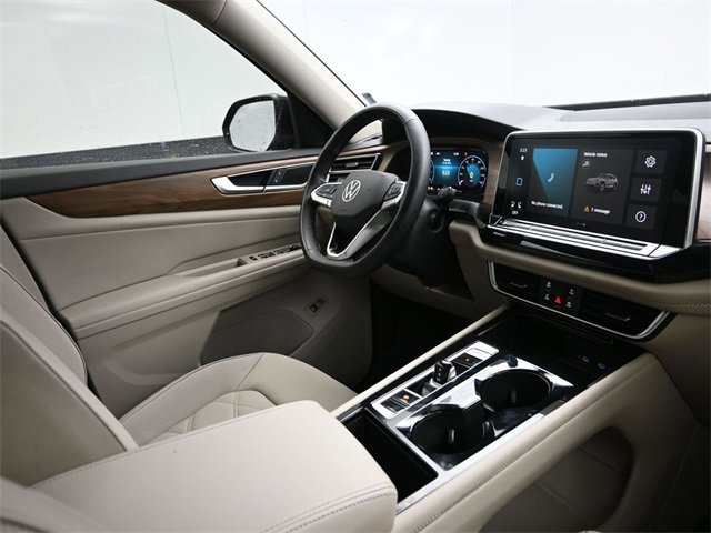 Used 2024 Volkswagen Atlas SE image 23